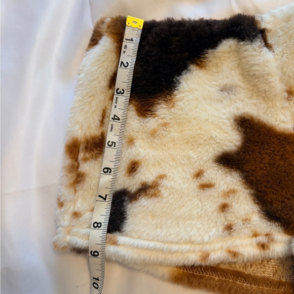 Cow Print Faux Fur Shorts – Size S (US 4) - Picture 7 of 7